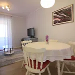 Idyllisches Nur 700 Meter Zum Mit Balkon, Garten, Wifi Daire *