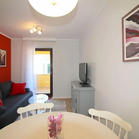 Daire Idyllisches Nur 700 Meter Zum Mit Balkon, Garten, Wifi *