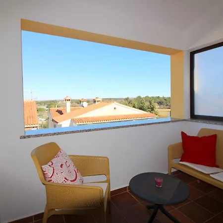 Idyllisches Nur 700 Meter Zum Mit Balkon, Garten, Wifi Lejlighed *